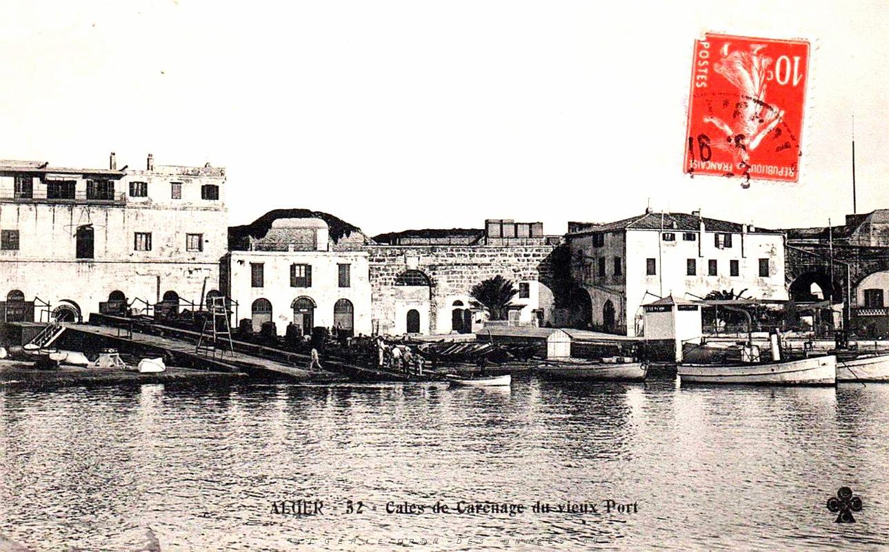 Alger - Vieux-Port - Cales du Carenage.jpg